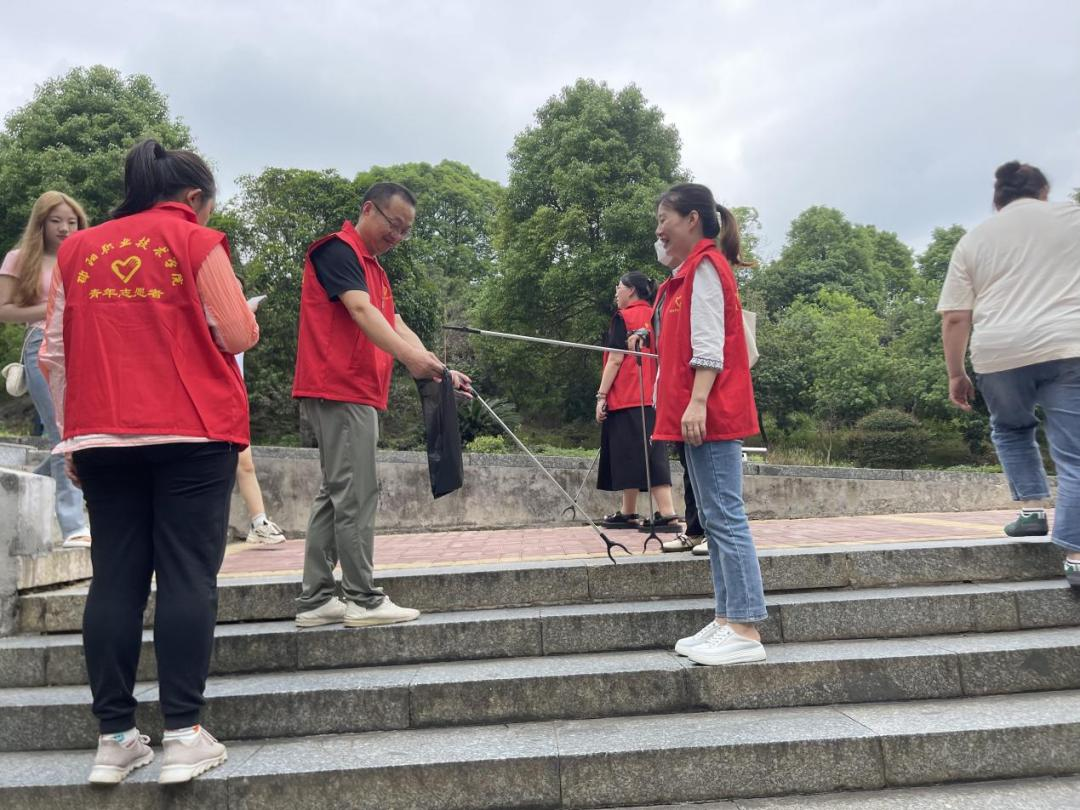 教学教辅二支部开展五月份党员主题实践活动_邵阳头条网