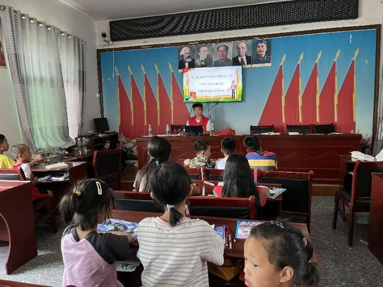 学校“蒲公英”教育关爱服务团送法下乡_邵阳头条网